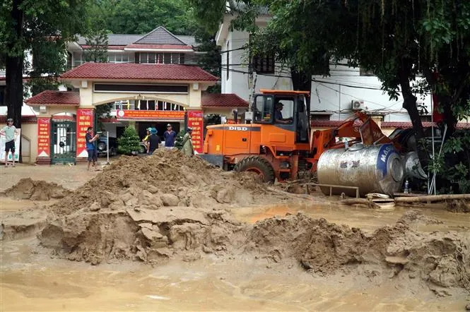 Mưa lũ làm 8 người chết với nhiều thiệt hại nghiêm trọng tại các địa phương - Ảnh 3. Mưa lũ làm 8 người chết với nhiều thiệt hại nghiêm trọng tại các địa phương - Ảnh 3.