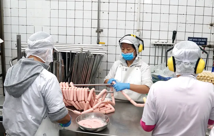 Doanh nghiệp thực phẩm sẵn sàng đón đầu nhu cầu tiêu dùng cuối năm - Ảnh 1. Doanh nghiệp thực phẩm sẵn sàng đón đầu nhu cầu tiêu dùng cuối năm - Ảnh 1.