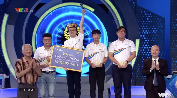 Đường lên đỉnh Olympia 23: Nam sinh Hải Dương giành chiến thắng thi tháng thuyết phục - Ảnh 4. Đường lên đỉnh Olympia 23: Nam sinh Hải Dương giành chiến thắng thi tháng thuyết phục - Ảnh 4.