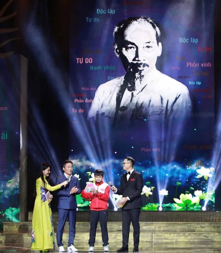 THTT Hồ Chí Minh - Hành trình khát vọng 2022 (20h10, VTV1) - Ảnh 1. THTT Hồ Chí Minh - Hành trình khát vọng 2022 (20h10, VTV1) - Ảnh 1.
