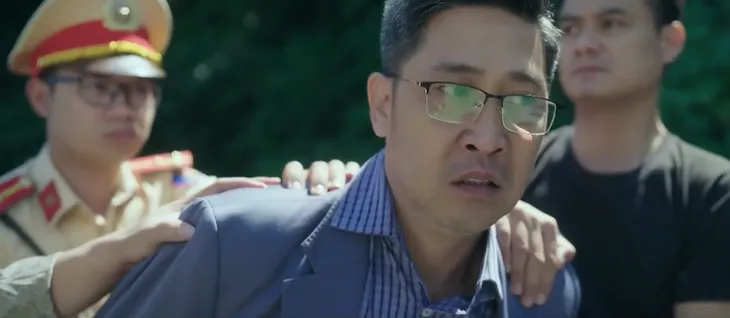 Đấu trí - Tập 73: Mẹ Lam ngỡ ngàng khi chồng là sát thủ - Ảnh 15. Đấu trí - Tập 73: Mẹ Lam ngỡ ngàng khi chồng là sát thủ - Ảnh 15.
