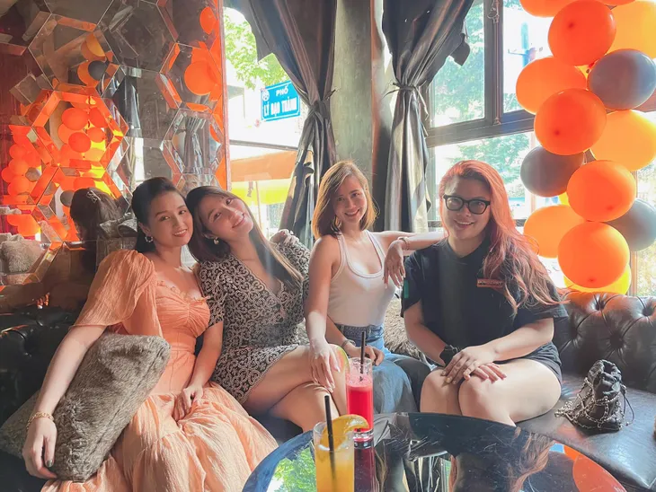 Diễn viên Việt tuần qua: Huyền Lizze, Quỳnh Kool khoe dáng nuột nà - Ảnh 17. Diễn viên Việt tuần qua: Huyền Lizze, Quỳnh Kool khoe dáng nuột nà - Ảnh 17.