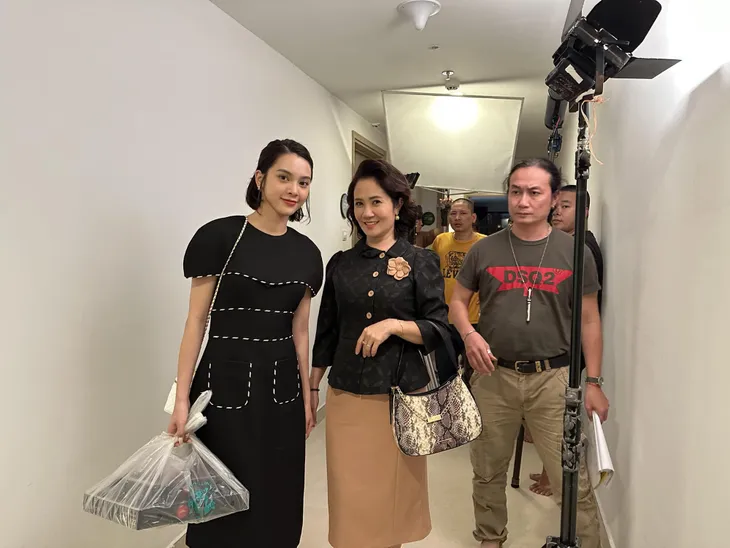 Quỳnh Kool lần đầu làm mẹ trên phim - Ảnh 5. Quỳnh Kool lần đầu làm mẹ trên phim - Ảnh 5.
