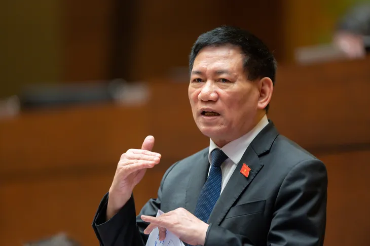 Bộ trưởng Bộ Tài chính: Muốn thay một bóng đèn ở bệnh viện cũng phải lập dự án - Ảnh 1. Bộ trưởng Bộ Tài chính: Muốn thay một bóng đèn ở bệnh viện cũng phải lập dự án - Ảnh 1.