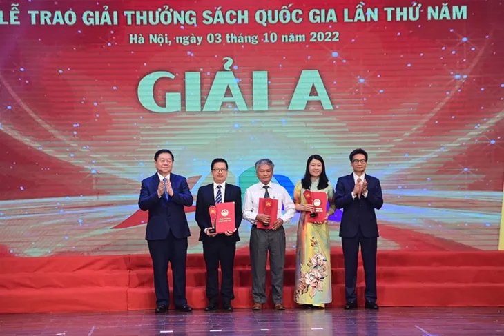 Dịch giả cuốn sách đạt giải A Giải thưởng Sách quốc gia 2022: Quá phấn khởi, quá hân hoan! - Ảnh 2. Dịch giả cuốn sách đạt giải A Giải thưởng Sách quốc gia 2022: Quá phấn khởi, quá hân hoan! - Ảnh 2.