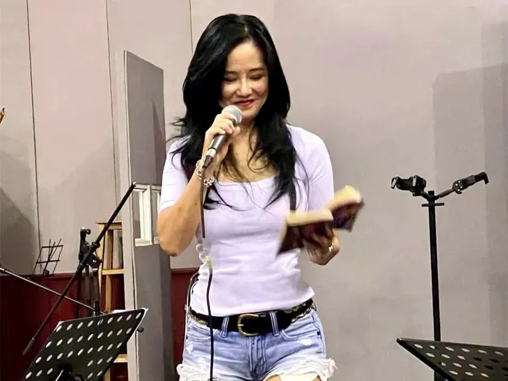 Sao Việt ngày 5/10: Sắc vóc Hồng Nhung ở tuổi 52, Mỹ Tâm ráo riết chuẩn bị show - Ảnh 2. Sao Việt ngày 5/10: Sắc vóc Hồng Nhung ở tuổi 52, Mỹ Tâm ráo riết chuẩn bị show - Ảnh 2.