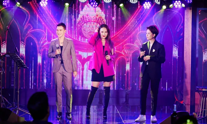 Sao Việt ngày 5/10: Sắc vóc Hồng Nhung ở tuổi 52, Mỹ Tâm ráo riết chuẩn bị show - Ảnh 8. Sao Việt ngày 5/10: Sắc vóc Hồng Nhung ở tuổi 52, Mỹ Tâm ráo riết chuẩn bị show - Ảnh 8.