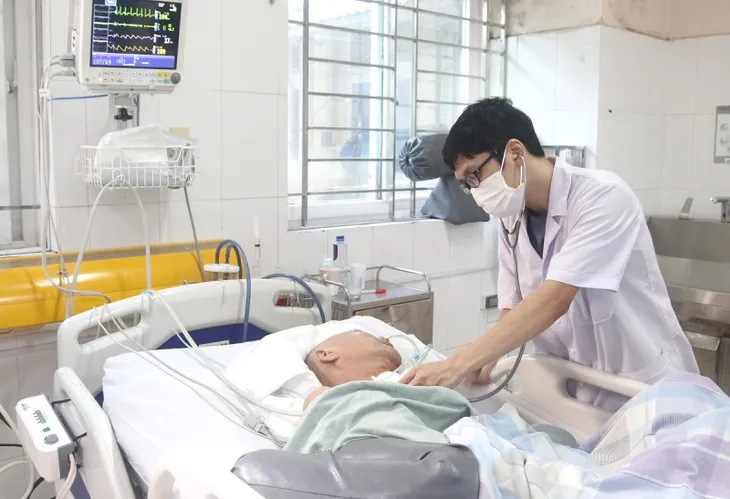 Kháng thuốc kháng sinh: Tăng chi phí điều trị và nguy cơ tử vong - Ảnh 1.