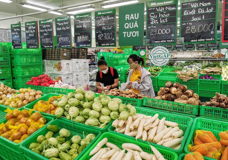 Kẽ hở giúp rau bẩn “đội lốt” VietGAP vào siêu thị? - Ảnh 2. Kẽ hở giúp rau bẩn “đội lốt” VietGAP vào siêu thị? - Ảnh 2.