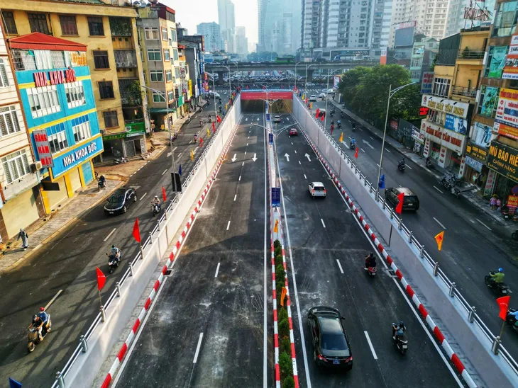 Hà Nội: Hầm chui Lê Văn Lương - Vành đai 3 chính thức thông xe - Ảnh 2. Hà Nội: Hầm chui Lê Văn Lương - Vành đai 3 chính thức thông xe - Ảnh 2.