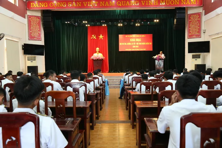 Khai mạc hội thi tàu, xuồng, xe tốt - Hội thao huấn luyện tàu năm 2022 - Ảnh 3. Khai mạc hội thi tàu, xuồng, xe tốt - Hội thao huấn luyện tàu năm 2022 - Ảnh 3.