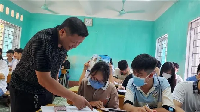 Lớp học trường làng có 100% học sinh đỗ đại học nguyện vọng 1 - Ảnh 1. Lớp học trường làng có 100% học sinh đỗ đại học nguyện vọng 1 - Ảnh 1.