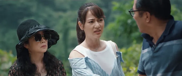 Thông gia ngõ hẹp - Tập 7: Gia đình Linh mắc kẹt giữa đồng không mông quạnh - Ảnh 2. Thông gia ngõ hẹp - Tập 7: Gia đình Linh mắc kẹt giữa đồng không mông quạnh - Ảnh 2.