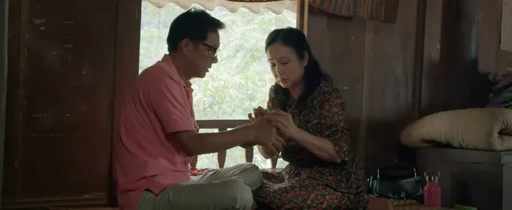 Thông gia ngõ hẹp - Tập 7: Gia đình Linh mắc kẹt giữa đồng không mông quạnh - Ảnh 8. Thông gia ngõ hẹp - Tập 7: Gia đình Linh mắc kẹt giữa đồng không mông quạnh - Ảnh 8.