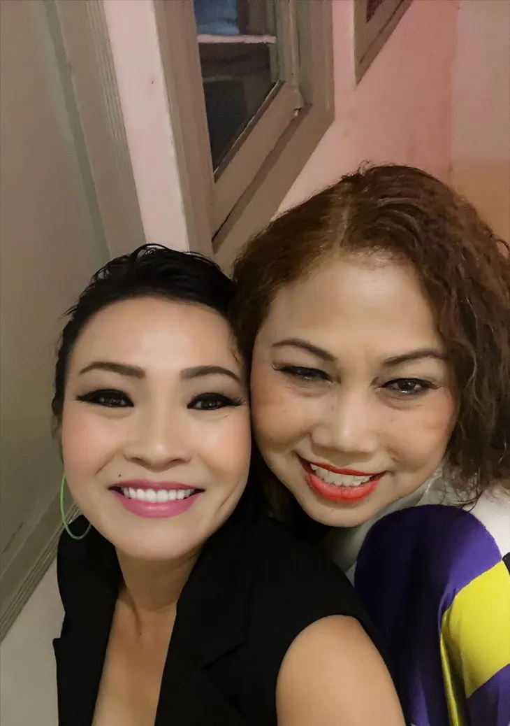 Ảnh thời trẻ của Vân Dung bên Quốc Khánh, NSND Hoàng Cúc lạc quan 10 năm chiến đấu với ung thư - Ảnh 6. Ảnh thời trẻ của Vân Dung bên Quốc Khánh, NSND Hoàng Cúc lạc quan 10 năm chiến đấu với ung thư - Ảnh 6.