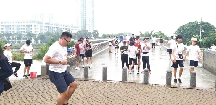 Gần 2.500 người dân TP Hồ Chí Minh tham gia chạy ủng hộ quỹ Trái tim cho em - Ảnh 3. Gần 2.500 người dân TP Hồ Chí Minh tham gia chạy ủng hộ quỹ Trái tim cho em - Ảnh 3.