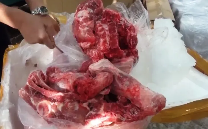 Áp lực chống buôn bán thực phẩm bẩn tại khu vực biên giới - Ảnh 4.