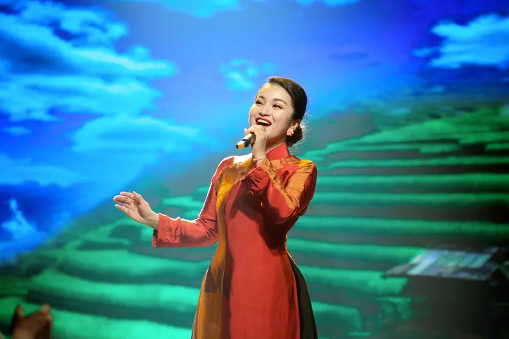 Đỗ Tố Hoa: Nghệ sĩ song ca phải nâng giọng hát cho thí sinh Chung kết Sao Mai 2022 - Ảnh 3. Đỗ Tố Hoa: Nghệ sĩ song ca phải nâng giọng hát cho thí sinh Chung kết Sao Mai 2022 - Ảnh 3.