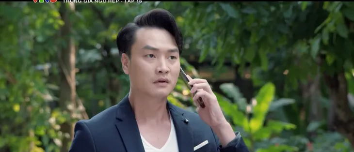 Thông gia ngõ hẹp - Tập 16: Cụ Thập đòi tuyệt thực vì Linh - Phan chia tay - Ảnh 1. Thông gia ngõ hẹp - Tập 16: Cụ Thập đòi tuyệt thực vì Linh - Phan chia tay - Ảnh 1.
