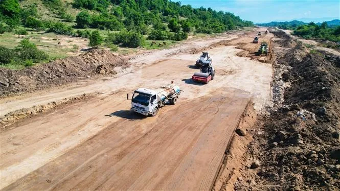 Bộ trưởng Nguyễn Văn Thắng: Không để xảy ra tình trạng bán thầu cao tốc Bắc - Nam - Ảnh 1. Bộ trưởng Nguyễn Văn Thắng: Không để xảy ra tình trạng bán thầu cao tốc Bắc - Nam - Ảnh 1.