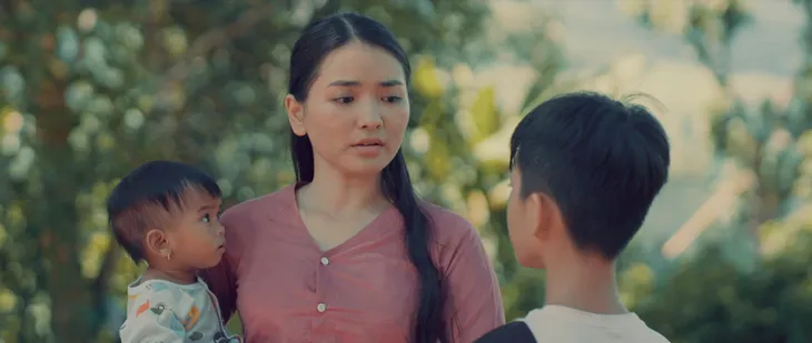Mẹ rơm: Phải chăng Khoản - Loan là anh em cùng cha khác mẹ? - Ảnh 1. Mẹ rơm: Phải chăng Khoản - Loan là anh em cùng cha khác mẹ? - Ảnh 1.