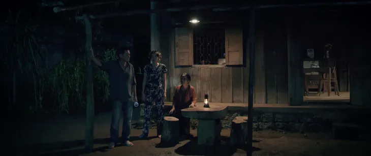 Mẹ rơm - Tập 5: Không chấp nhận cưới Mô “gù”, Loan “khờ” bỏ đi trong đêm - Ảnh 13. Mẹ rơm - Tập 5: Không chấp nhận cưới Mô “gù”, Loan “khờ” bỏ đi trong đêm - Ảnh 13.