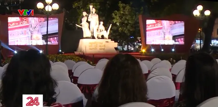 Chiếu phim ngoài trời miễn phí tại Hà Nội - Ảnh 1. Chiếu phim ngoài trời miễn phí tại Hà Nội - Ảnh 1.