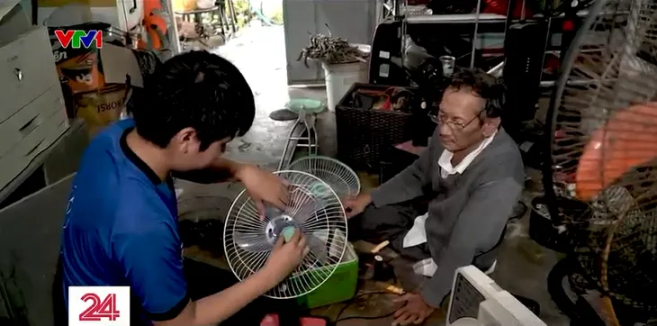 Cặp lá yêu thương: Lời dạy của cha - Ảnh 3. Cặp lá yêu thương: Lời dạy của cha - Ảnh 3.