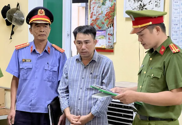 Bắt đối tượng giả danh thầy phong thuỷ, chiếm đoạt 2,4 tỷ đồng - Ảnh 1.