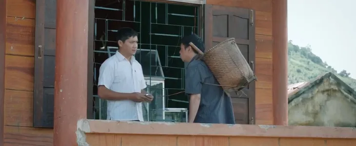 Mẹ rơm - Tập 6: Tội nghiệp Loan khờ mang bầu phải chạy trốn, ăn khoai sống - Ảnh 7. Mẹ rơm - Tập 6: Tội nghiệp Loan khờ mang bầu phải chạy trốn, ăn khoai sống - Ảnh 7.