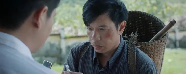 Mẹ rơm - Tập 6: Tội nghiệp Loan khờ mang bầu phải chạy trốn, ăn khoai sống - Ảnh 8. Mẹ rơm - Tập 6: Tội nghiệp Loan khờ mang bầu phải chạy trốn, ăn khoai sống - Ảnh 8.