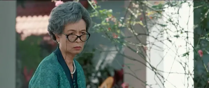 Thông gia ngõ hẹp - Tập 17: Ông Phúc tiết lộ bà Nhật mắc bệnh nan y - Ảnh 4. Thông gia ngõ hẹp - Tập 17: Ông Phúc tiết lộ bà Nhật mắc bệnh nan y - Ảnh 4.