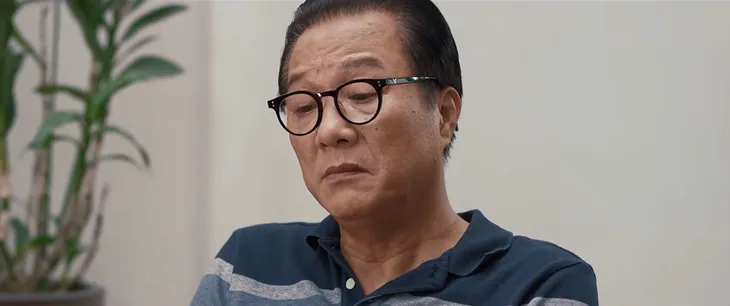 Thông gia ngõ hẹp - Tập 17: Ông Khôi ghen khi ông Phúc chụp ảnh cùng bà Hồng - Ảnh 7. Thông gia ngõ hẹp - Tập 17: Ông Khôi ghen khi ông Phúc chụp ảnh cùng bà Hồng - Ảnh 7.