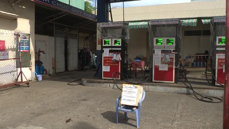 TP Hồ Chí Minh đồng loạt kiểm tra các cây xăng tạm dừng bán xăng - Ảnh 2. TP Hồ Chí Minh đồng loạt kiểm tra các cây xăng tạm dừng bán xăng - Ảnh 2.