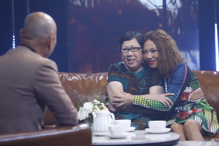 Diva Trần Thu Hà trải lòng về thời gian sốc vì mất mẹ, khoảng trống ngăn cách với bố - Ảnh 3. Diva Trần Thu Hà trải lòng về thời gian sốc vì mất mẹ, khoảng trống ngăn cách với bố - Ảnh 3.
