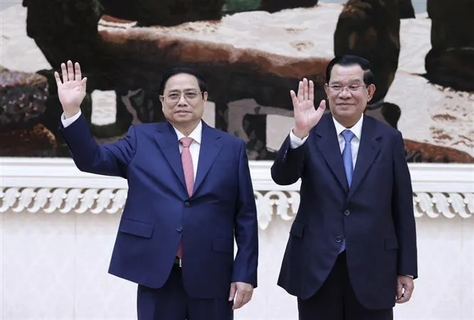Thủ tướng Phạm Minh Chính về tới Hà Nội, kết thúc chuyến công tác tại Campuchia - Ảnh 2. Thủ tướng Phạm Minh Chính về tới Hà Nội, kết thúc chuyến công tác tại Campuchia - Ảnh 2.