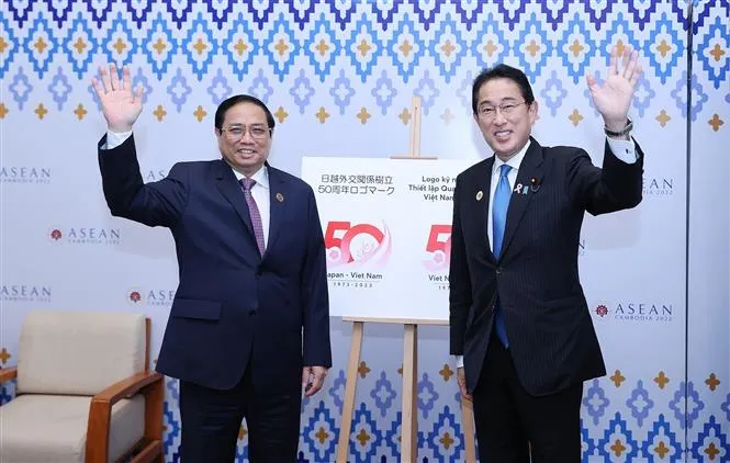 Thủ tướng Chính phủ Phạm Minh Chính gặp Thủ tướng Nhật Bản Kishida Fumio - Ảnh 1. Thủ tướng Chính phủ Phạm Minh Chính gặp Thủ tướng Nhật Bản Kishida Fumio - Ảnh 1.