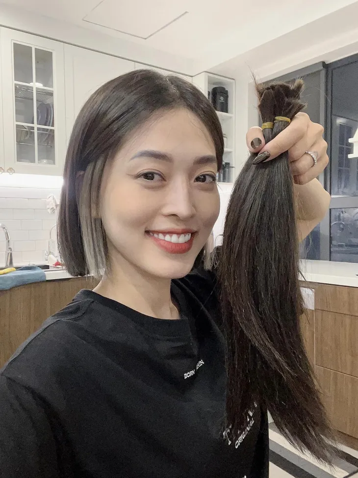 Sao Việt ngày 14/11: Hồ Ngọc Hà cấtnết đanh đá mừng sinh nhật Kim Lý, Chí Trung cùng bạn gái vi vu Nhật Bản - Ảnh 3. Sao Việt ngày 14/11: Hồ Ngọc Hà cấtnết đanh đá mừng sinh nhật Kim Lý, Chí Trung cùng bạn gái vi vu Nhật Bản - Ảnh 3.