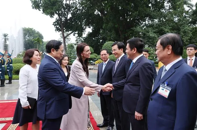 Thủ tướng Phạm Minh Chính chủ trì lễ đón Thủ tướng New Zealand thăm chính thức Việt Nam - Ảnh 9. Thủ tướng Phạm Minh Chính chủ trì lễ đón Thủ tướng New Zealand thăm chính thức Việt Nam - Ảnh 9.