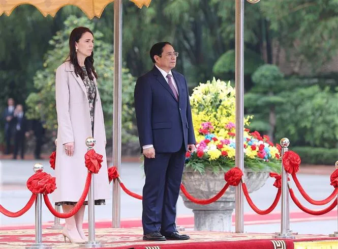Thủ tướng Phạm Minh Chính chủ trì lễ đón Thủ tướng New Zealand thăm chính thức Việt Nam - Ảnh 7. Thủ tướng Phạm Minh Chính chủ trì lễ đón Thủ tướng New Zealand thăm chính thức Việt Nam - Ảnh 7.