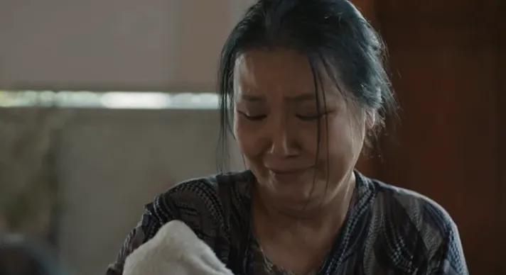 Mẹ rơm - Tập 9: Khoản ân hận vì lỡ lời làm mẹ chết vì sốc - Ảnh 7. Mẹ rơm - Tập 9: Khoản ân hận vì lỡ lời làm mẹ chết vì sốc - Ảnh 7.