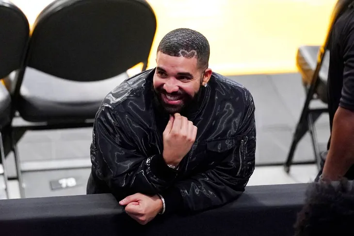 Toàn bộ bài hát trong album mới của Drake đều lọt top BXH Billboard Hot 100 - Ảnh 1. Toàn bộ bài hát trong album mới của Drake đều lọt top BXH Billboard Hot 100 - Ảnh 1.
