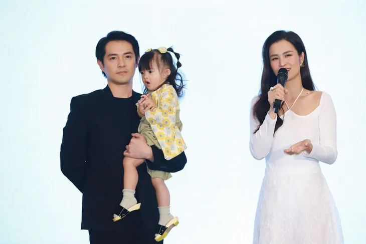 Gia đình Đông Nhi được bổ nhiệm là Đại sứ Du lịch Nhật Bản - Ảnh 1. Gia đình Đông Nhi được bổ nhiệm là Đại sứ Du lịch Nhật Bản - Ảnh 1.
