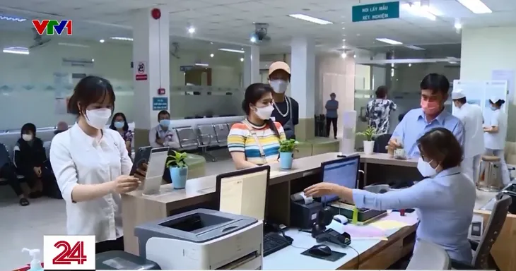 Đồng bộ y tế thông minh để người dân hưởng lợi - Ảnh 1. Đồng bộ y tế thông minh để người dân hưởng lợi - Ảnh 1.