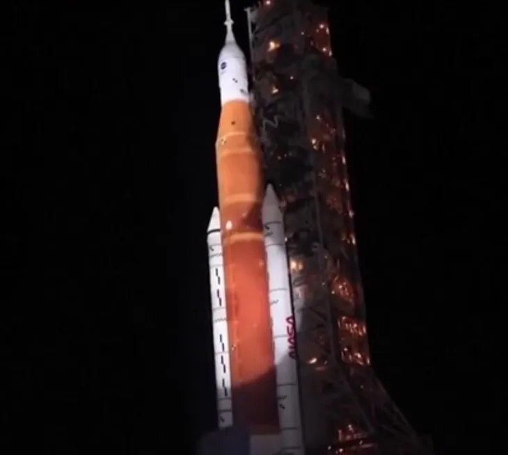NASA sẵn sàng phóng tàu khám phá Mặt trăng - Ảnh 1. NASA sẵn sàng phóng tàu khám phá Mặt trăng - Ảnh 1.