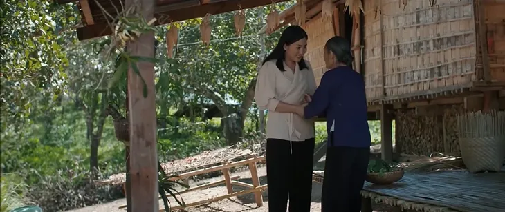 Mẹ rơm - Tập 10: Hồng bất ngờ trở về, sẽ là người thay đổi cuộc đời Mô? - Ảnh 3. Mẹ rơm - Tập 10: Hồng bất ngờ trở về, sẽ là người thay đổi cuộc đời Mô? - Ảnh 3.