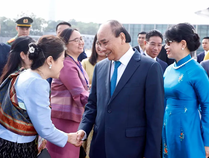 Chủ tịch nước Nguyễn Xuân Phúc lên đường thăm chính thức Thái Lan và dự Hội nghị APEC lần thứ 29 - Ảnh 1. Chủ tịch nước Nguyễn Xuân Phúc lên đường thăm chính thức Thái Lan và dự Hội nghị APEC lần thứ 29 - Ảnh 1.