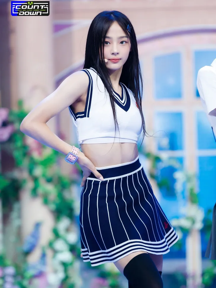Nhiều thần tượng K-Pop tạm hoãn, không tham gia kì thi tuyển sinh đại học 2023 - Ảnh 1. Nhiều thần tượng K-Pop tạm hoãn, không tham gia kì thi tuyển sinh đại học 2023 - Ảnh 1.