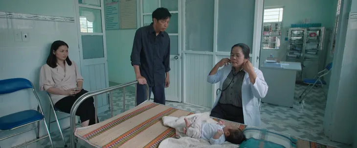 Mẹ rơm - Tập 11: Càng cố giấu giếm, Hào trưởng thôn càng lộ bí mật - Ảnh 6. Mẹ rơm - Tập 11: Càng cố giấu giếm, Hào trưởng thôn càng lộ bí mật - Ảnh 6.
