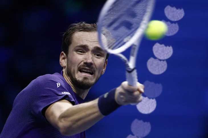 Thua Tsitsipas, Medvedev dừng bước tại ATP Finals 2022 - Ảnh 2. Thua Tsitsipas, Medvedev dừng bước tại ATP Finals 2022 - Ảnh 2.